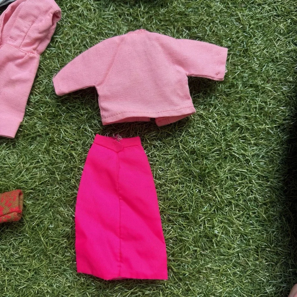 Vintage‎ 70s Barbie Clothing Lot of 7 Pieces Dresses Skirt Jackets Pink